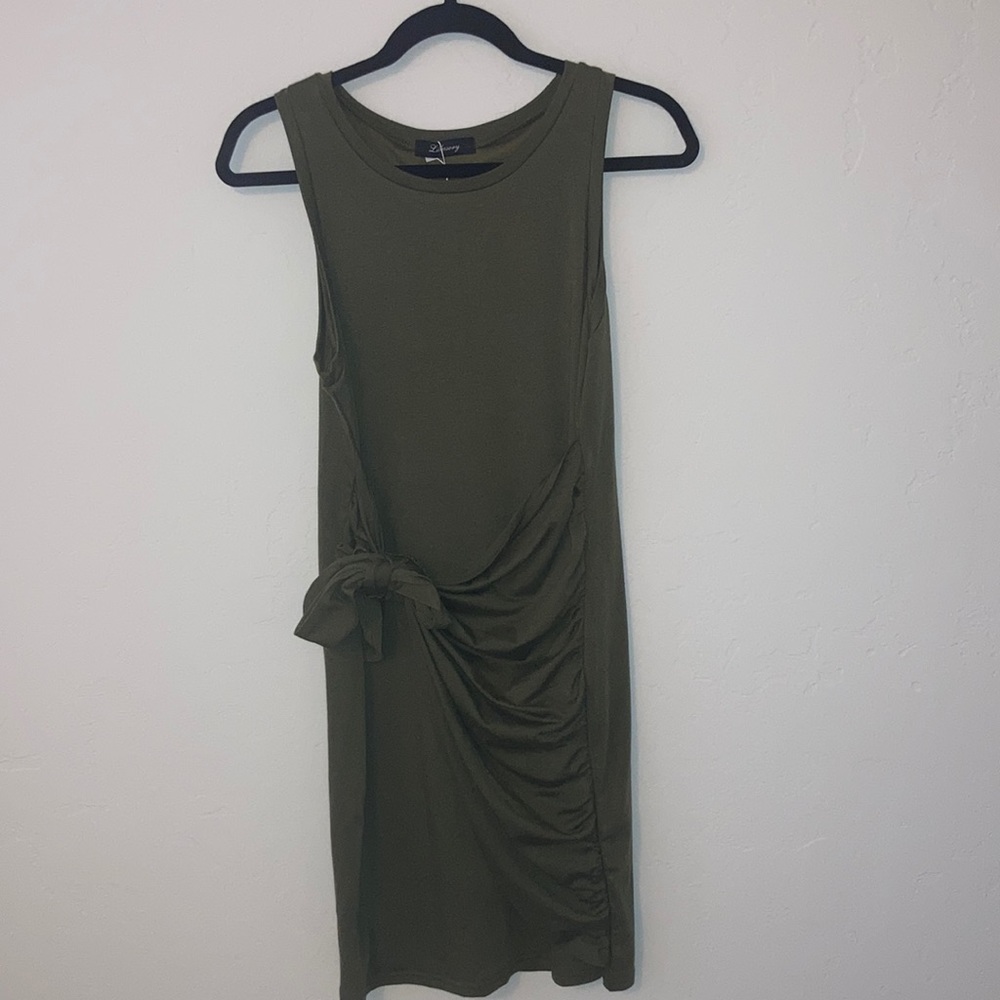 A lillisory dress. Size Medium. Army green color